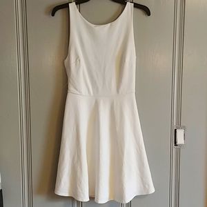 STUNNING LULU'S DRESS SIZE MEDIUM.